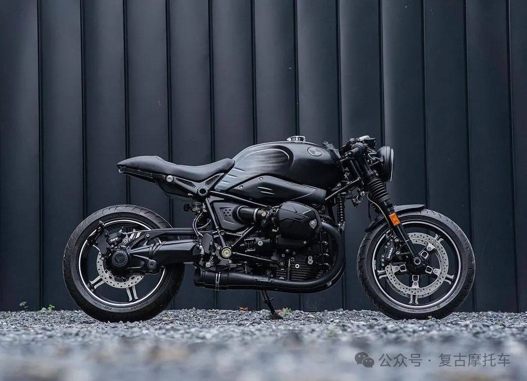 没被k-speed喷黑的车已经不多了 Bmw R nineT | 每日一车