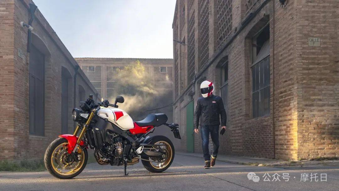 雅马哈发布2025款XSR900,仪表升级、全新皮肤