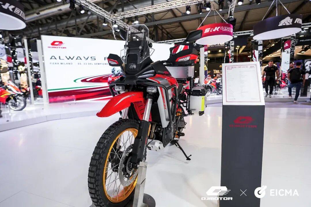又是硬派450双缸拉力,钱江SRT450即将上市,春风450MT劲敌来了?