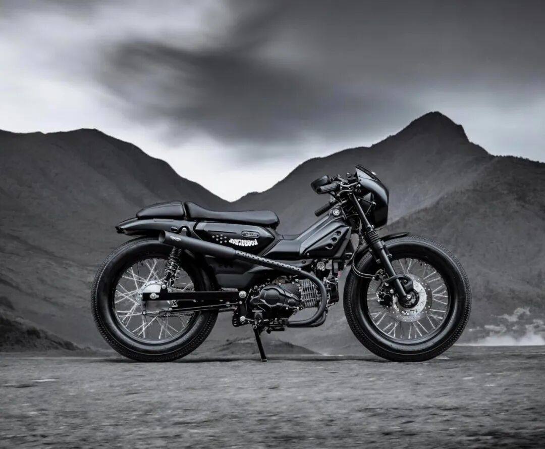 黑色美学：Yamaha PG1