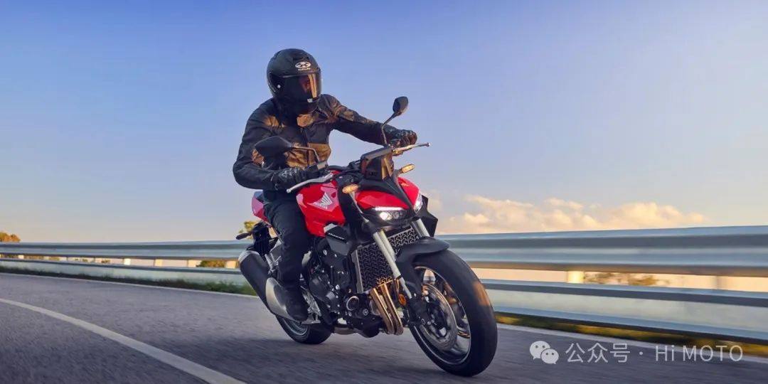本田公升街车CB1000发布,车头怎么有点像杜卡迪街霸?