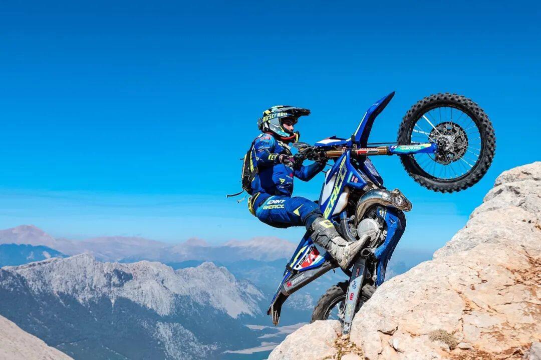越野摩托车选购终极争论:选 250cc 还是 300cc?