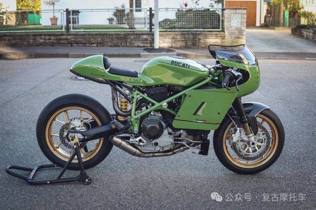 没想到绿色的杜卡迪也这么好看 Ducati 999 Cafe Racer | 每日一车