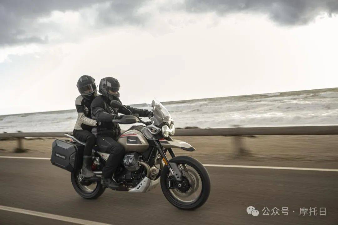 Moto Guzzi发布2025款V85TT Travel,发动机马力提高4匹