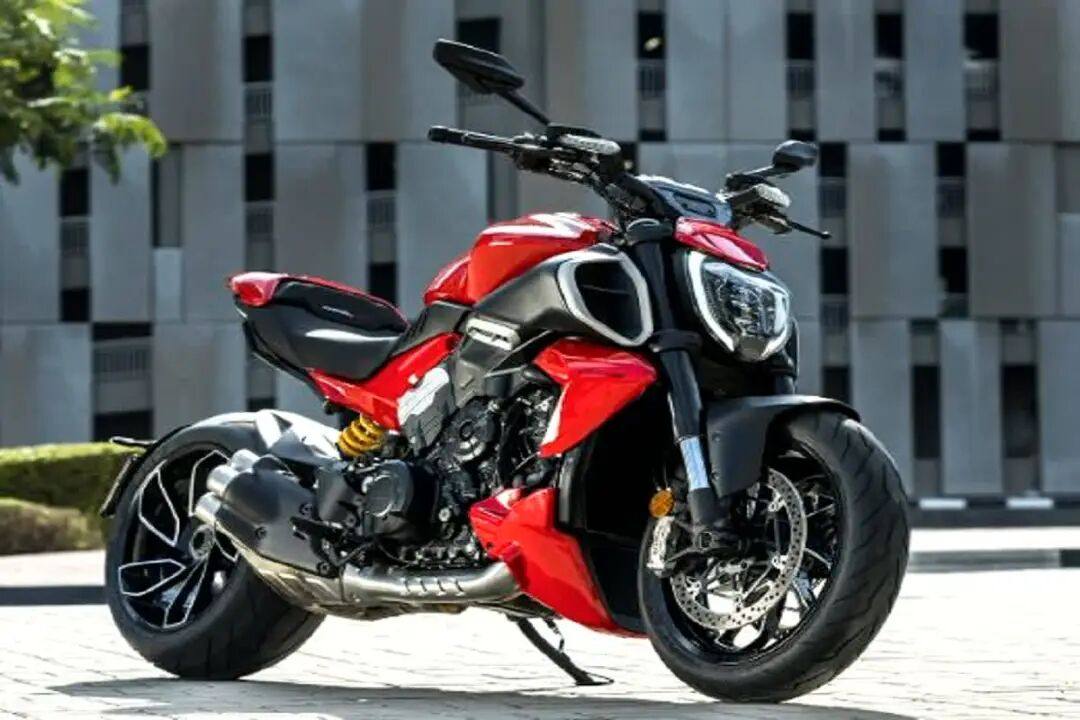 外观小改、升级电子减震,杜卡迪Diavel V4 S外观设计图曝光