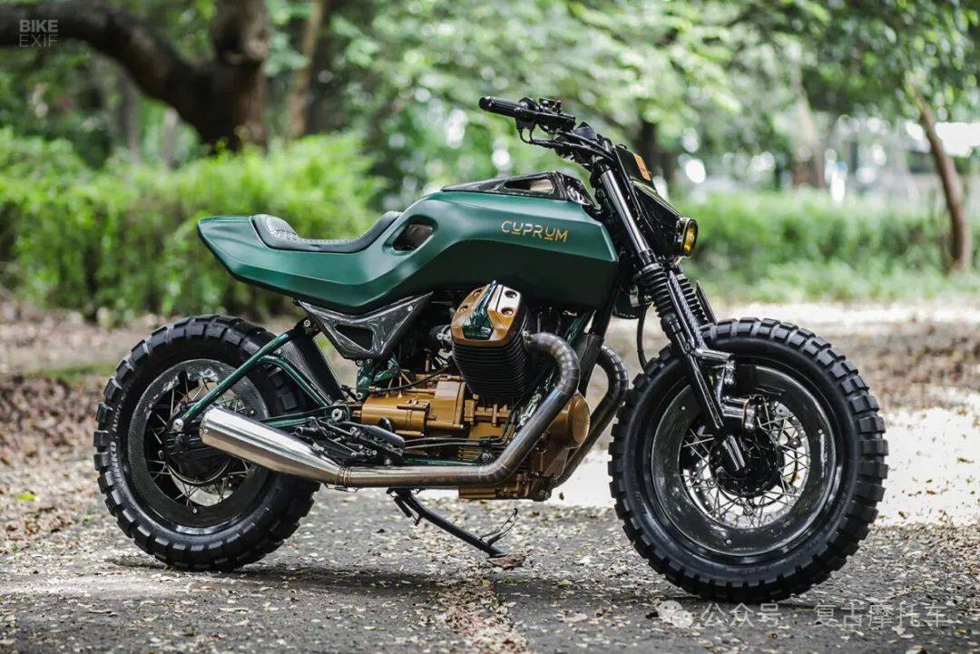 量产级改装 MOTO GUZZI V7 | 每日一车