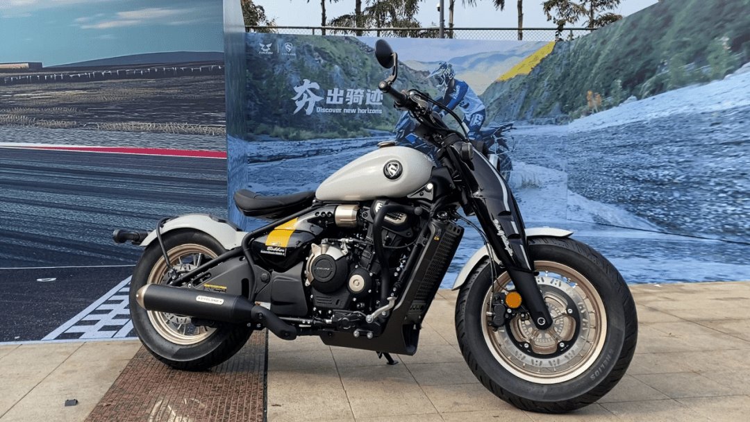 高颜值单座Bobber巡航，赛科龙RA600即将上市，两个版本直接一步到位
