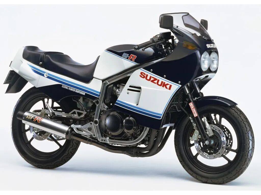 铃木GSX-R传奇40年!从初代油冷到电控恶兽,回顾「大R」光辉岁月