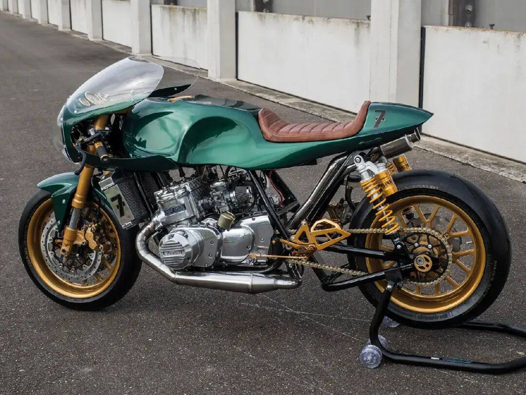 3缸、2冲、750排量!铃木GT750改装 | 每日一车