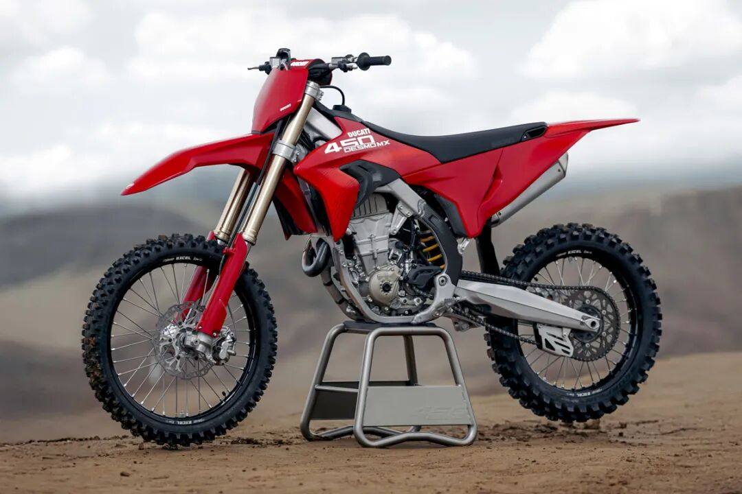 杜卡迪首款越野摩托车,DESMO450 MX国内上市,售价10.79万元