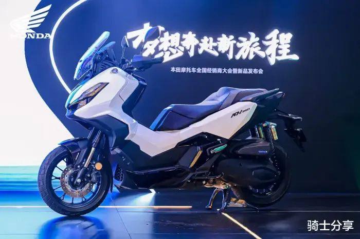 本田ADV350抢先体验,小短腿也能骑,更适合多用途用户