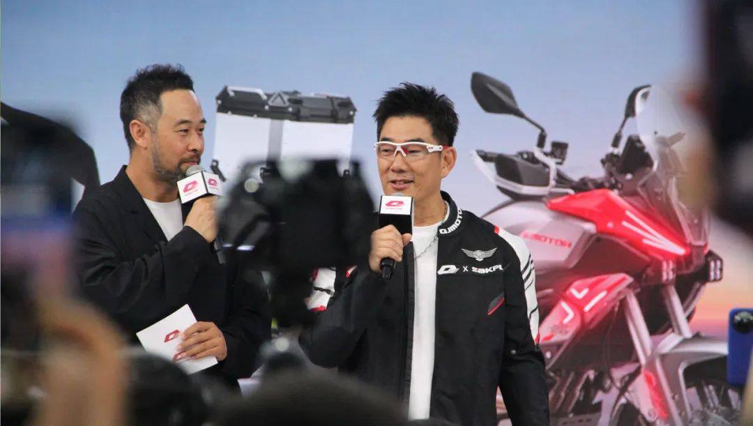 摩博会QJMOTOR多款车型首秀和小齐哥一起 发现骑行的意义