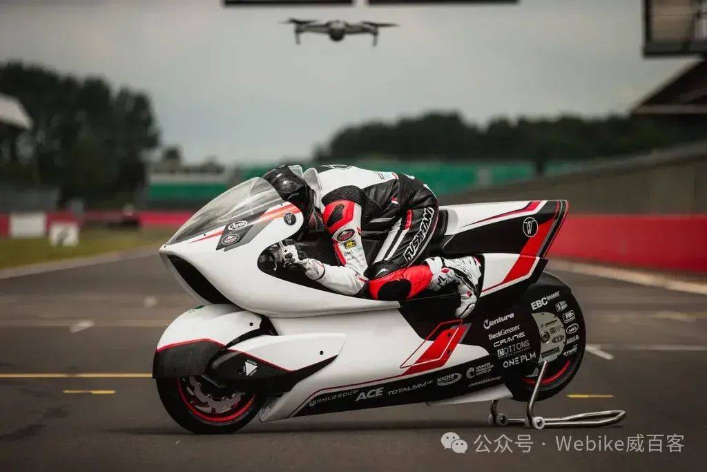 突破空气阻力让时速超400公里！「WMCSRS电动概念车」颠覆传统车辆设计