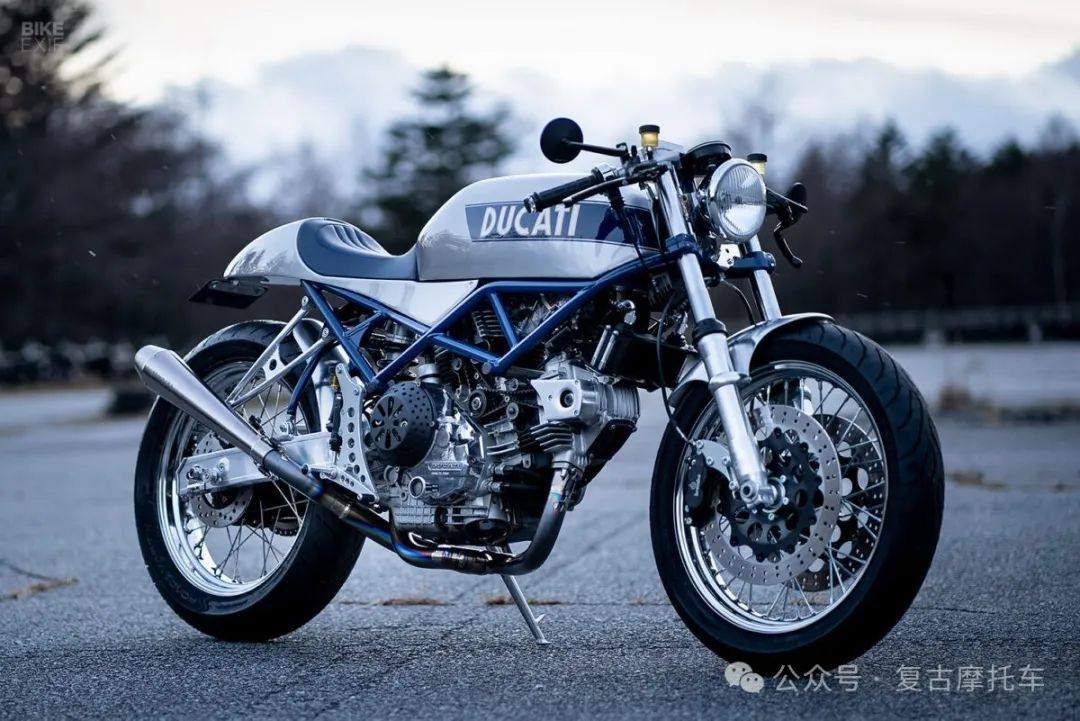 这才是复古仿赛!杜卡迪MONSTER M900改装 | 每日一车