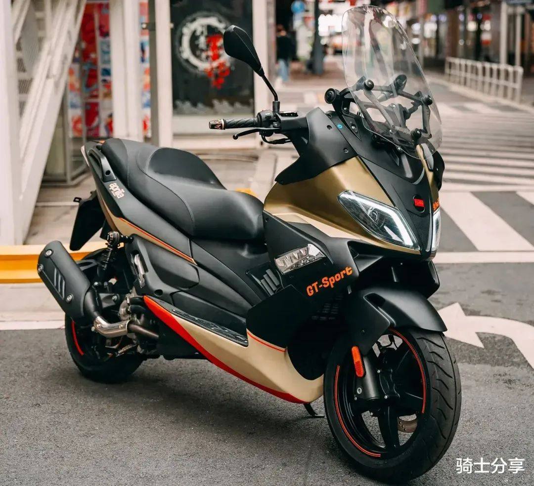 售价19980元,新款阿普利亚SR MAX250来了,竟然便宜了1万元