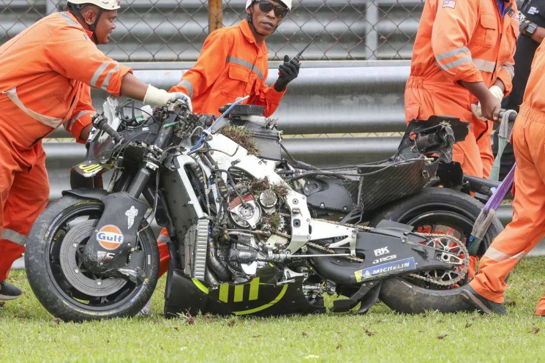 MotoGP雪邦测试三人提前退出!新赛季阿普利亚天崩开始