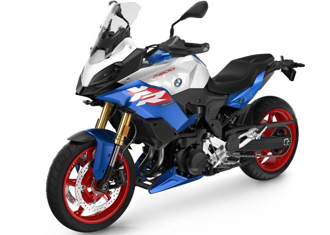 宝马发布2025款F900XR,前脸大变、电控和减震升级