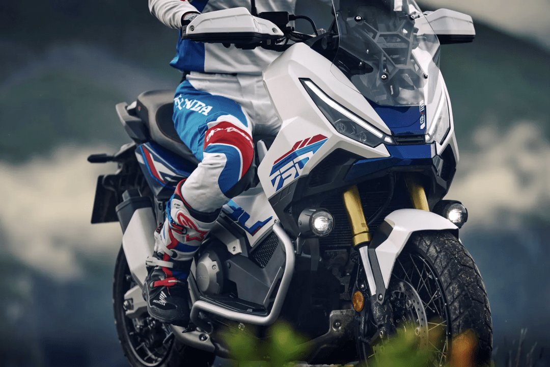 2026 款 HONDA X-ADV 发布,新配色你不说我以为是BMW