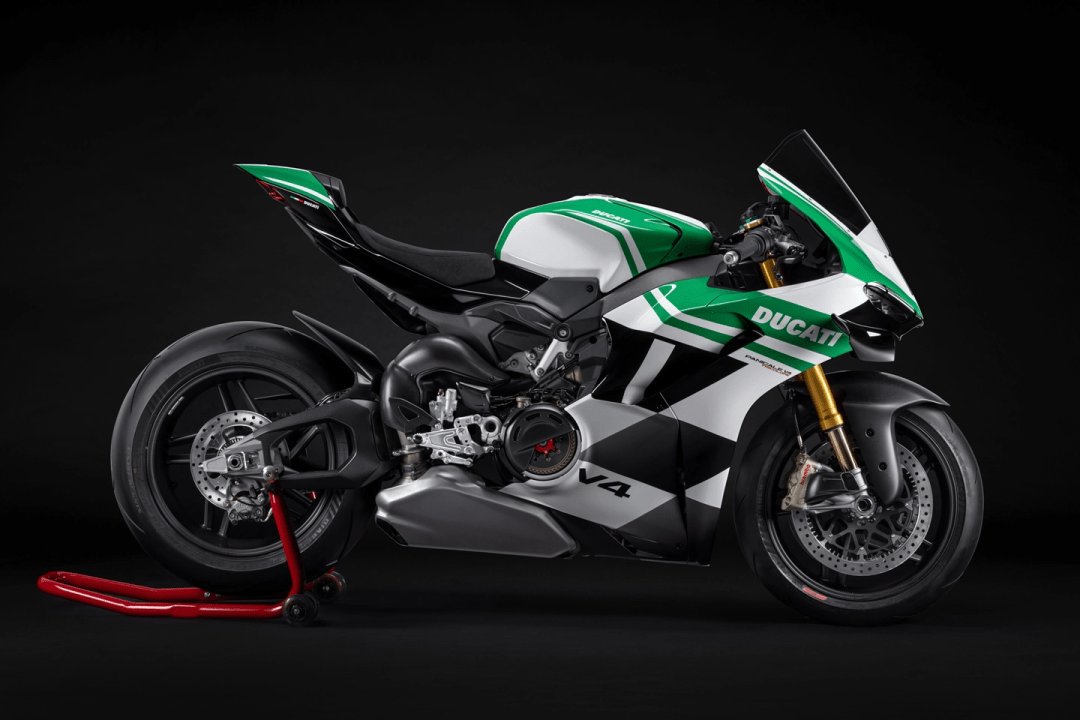 意式速度与暴力美学:杜卡迪 Panigale V4 Tricolore 限量版发布