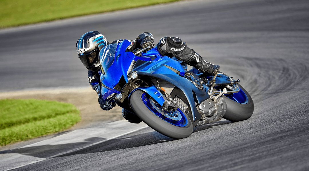 【新车速递】“阿姨”再见:2025 Yamaha YZF-R1/YZF-R1M