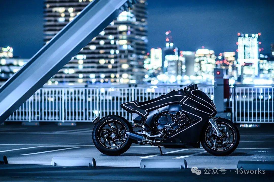 血脉喷张:BMW K1600 | 每日一车