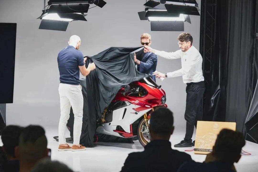 钱江·赛 921SV 曝光,看来“国产” Superveloce 不再是梦!