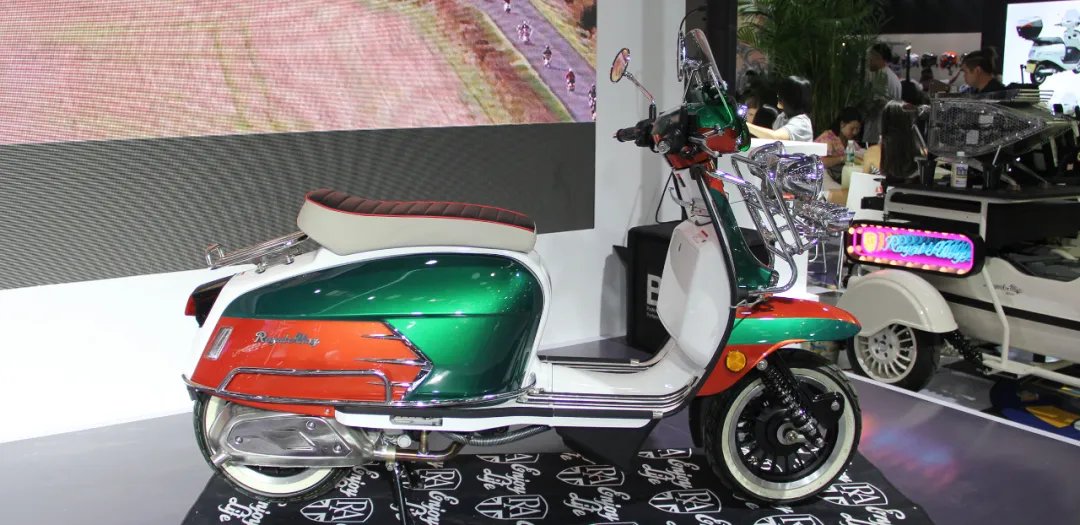 39800元,Royal Alloy GP300重庆摩博会发布