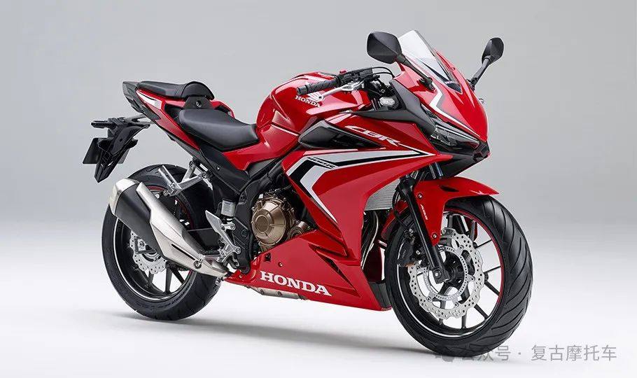 仿赛车复古改造 本田CBR400R | 每日一车