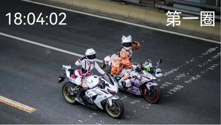 违法87项、罚款17600元、记54分!3女骑为涨粉非法改装“狂飙”!