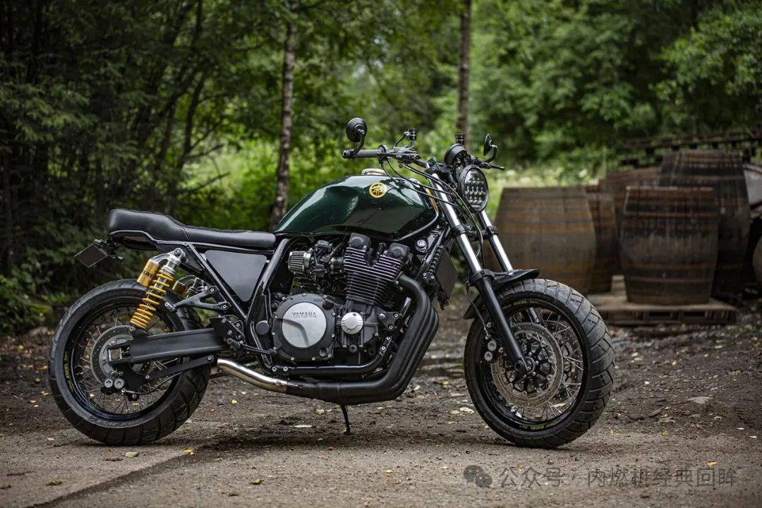雅马哈 XJR1300 在苏格兰棚屋中建造