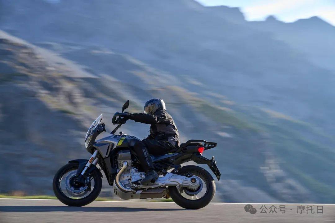 Moto Guzzi发布新车型Stelvio,轴传动低扭旅行车