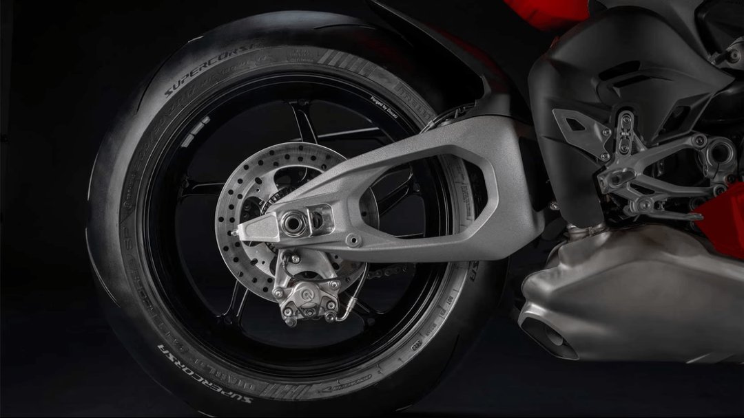 杜卡迪放弃单摇臂,25款Panigale V4外观重做!