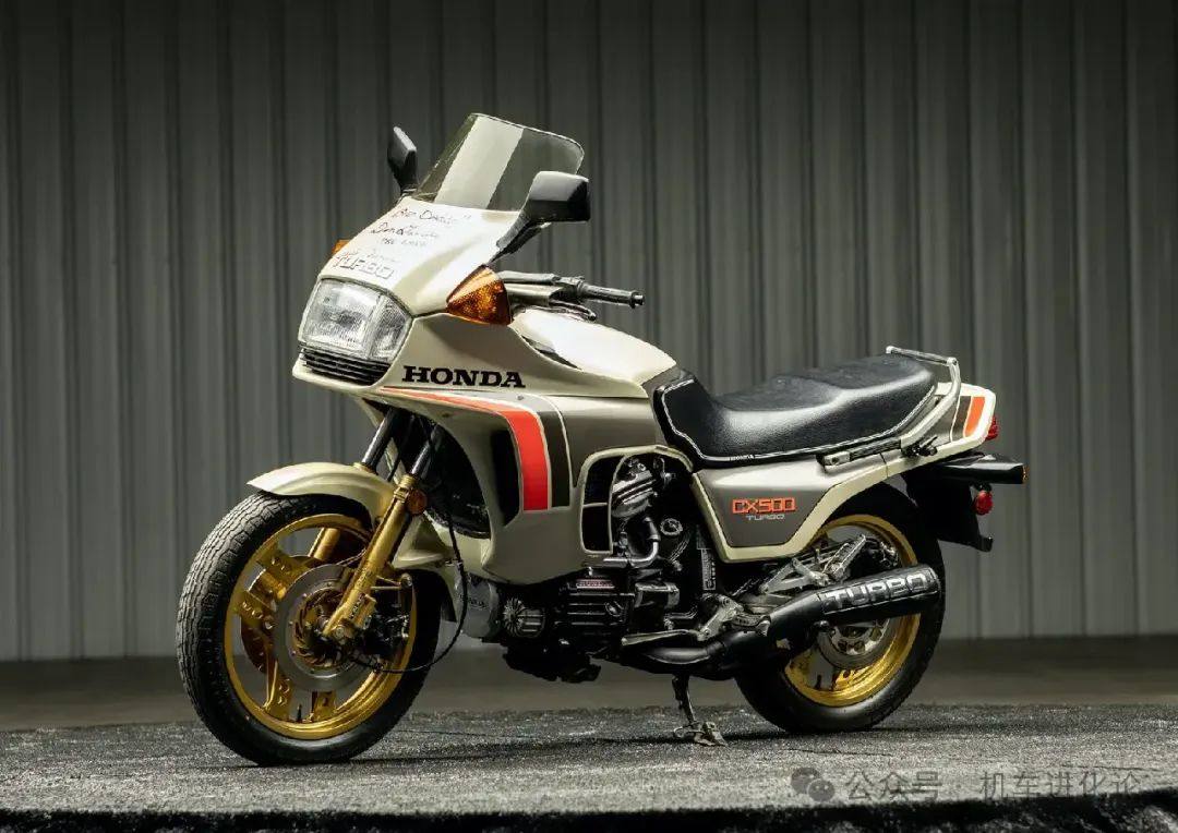 涡轮增压的传奇：本田CX500TC，80年代摩托车的革命性之作