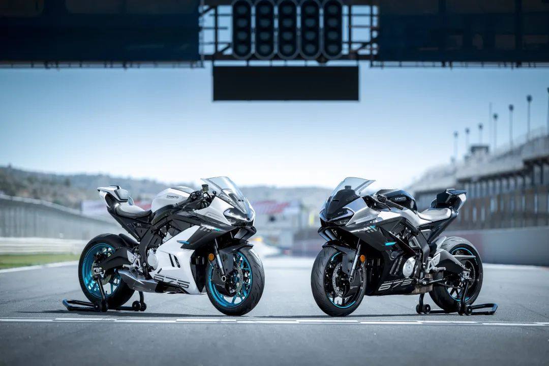 春风日速览!500SR售价3.5万起,公升V4预热,675SR、250SR-R双缸亮相~