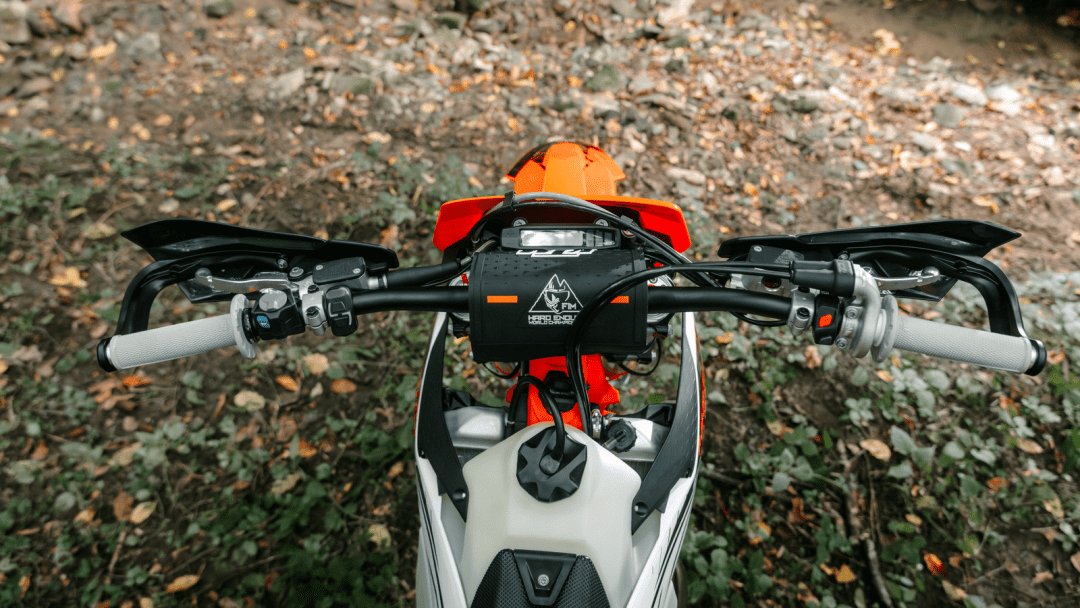 标配了更强的装备,2026 KTM 300 EXC Hardenduro 版越野赛车