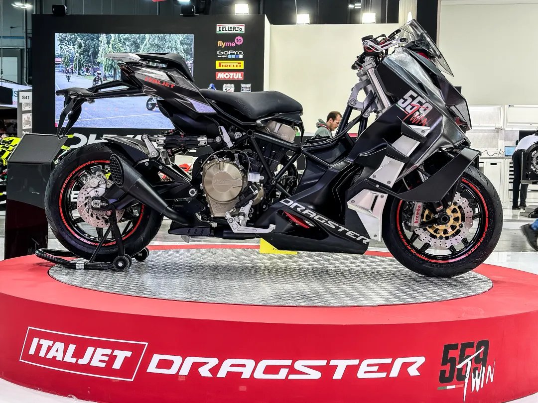 极速190+可以挂挡的邪教踏板？意塔杰特Dragster 700发布！