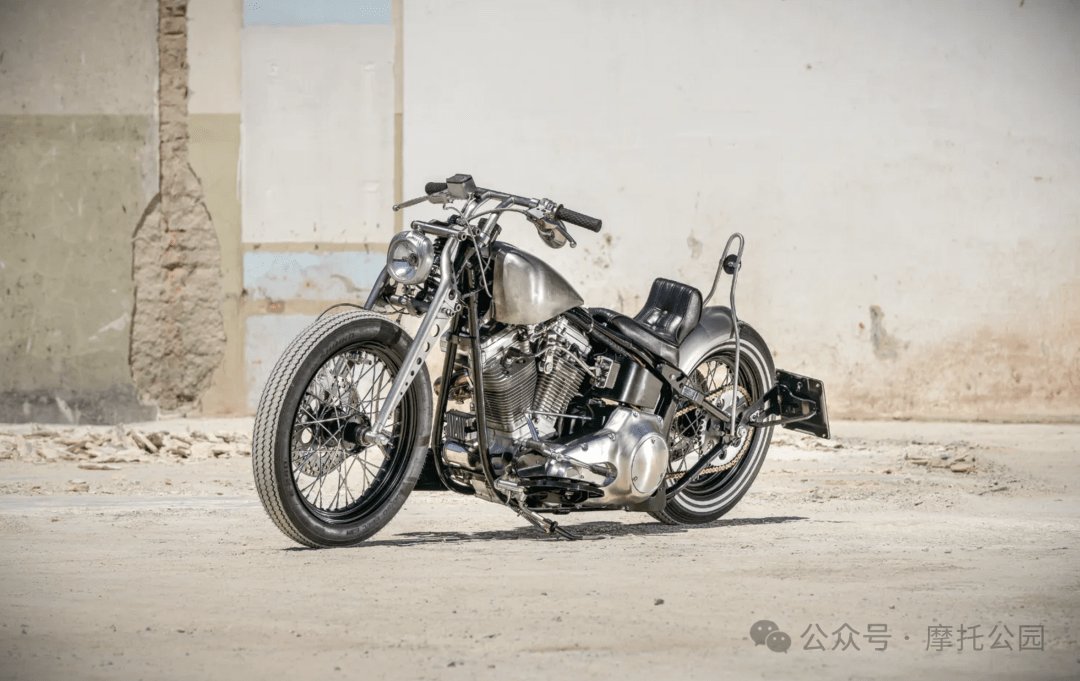 硬核玩家：89年哈雷Softail怎么就成了Frisco风Bobber？