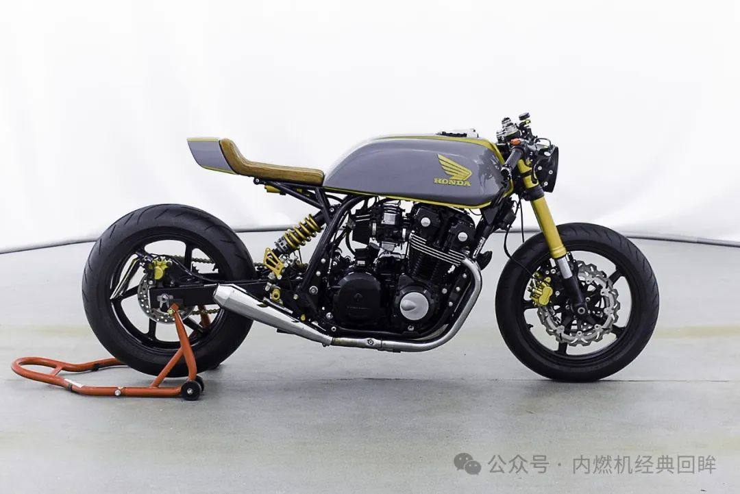 来自保加利亚的本田CB900
