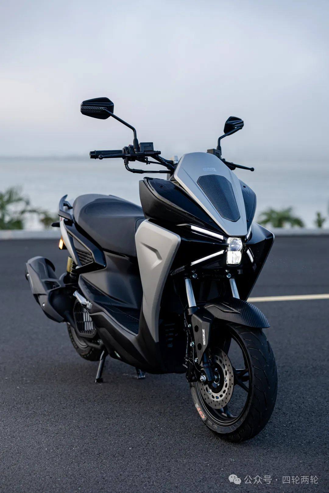 9999元，穿山甲越驰150，隆鑫动力，博世电喷，双通道ABS+TCS。