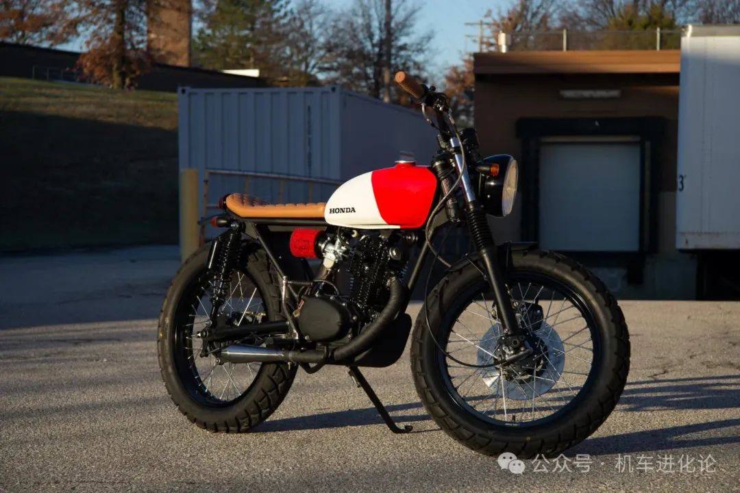 她的第一辆摩托车，竟然帅成了这样？一台Honda CB125的华丽蜕变