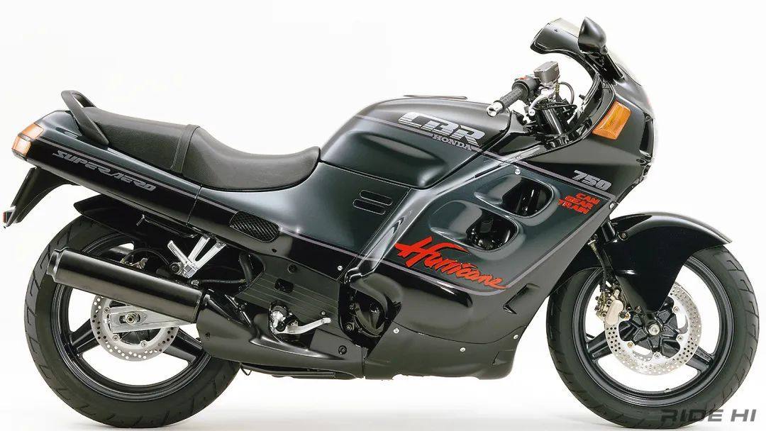 一代经典:本田CBR750