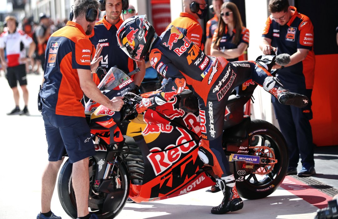 2025 MotoGP 阿拉贡站:多了印度巴贾标签的 KTM 阵营