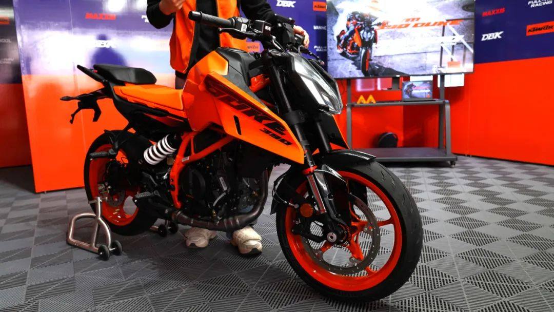 售价39800元!KTM 390 Duke新款国内上市,外观、配置、性能全面升级