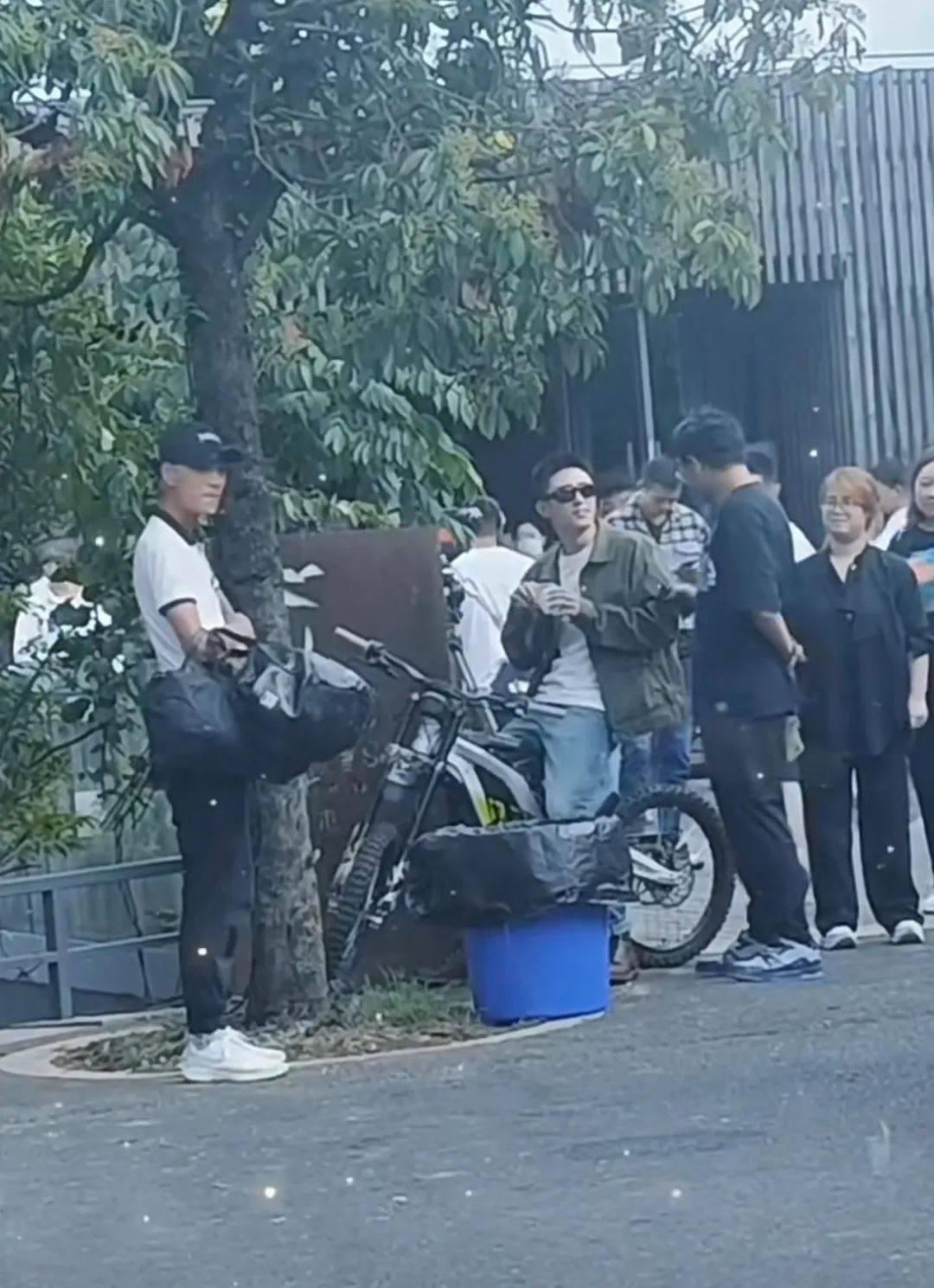 明星都在骑的电动车到底有什么魅力？（下）为何钟情于虬龙品牌