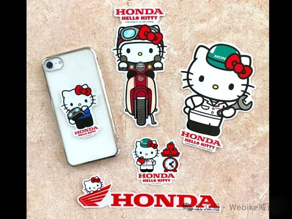 三丽鸥SANRIO×HONDA联名纪念贴纸登场，骑着Cub的Hello Kitty！