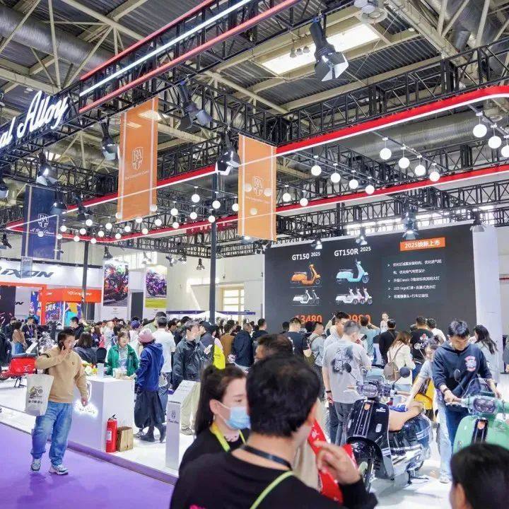 2025北京摩展现场 ▏Royal Alloy一众新品上市，设计和配置均有亮点，主打现代复古腔调！