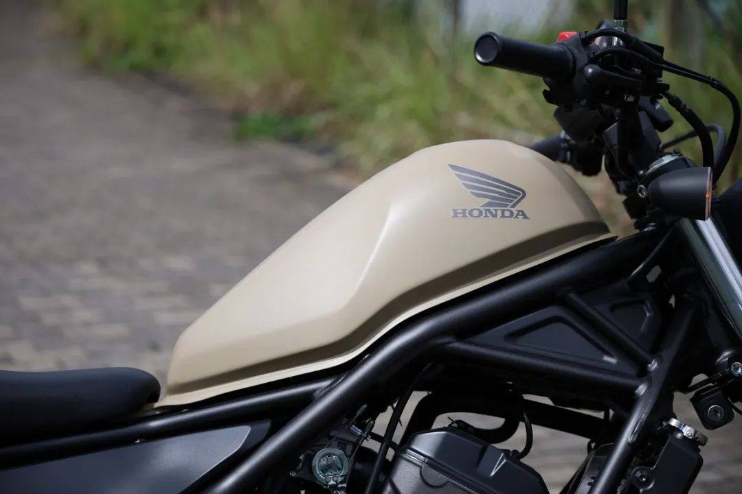 2025 本田Rebel 250和Rebel 1100S实车测评!入门级与顶级的体验