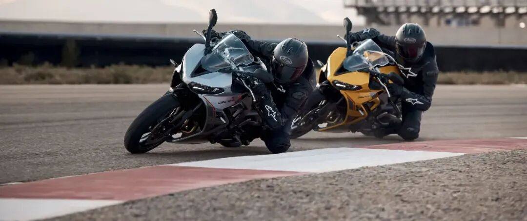 6.89万起!凯旋中国三车齐发,三叉戟660/800街车,戴托纳660新款
