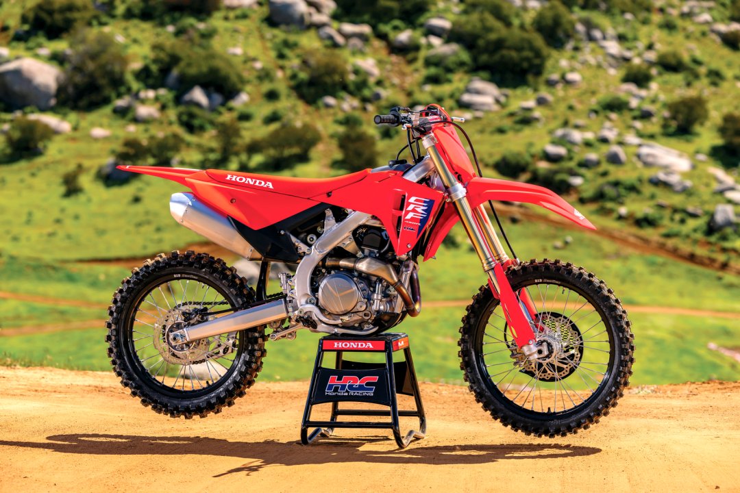 Honda 2025 市售越野赛车 CRF450R、CRF450RWE