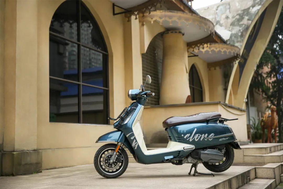 欧系复古再添实力派——赛科龙RT150E米兰静态解读